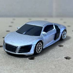 トミカサイズ　アウディR8 ルース