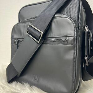 【美品】dunhill ダンヒル ショルダーバッグ 撥水加工 PVC レザー 革 ブラック 黒 斜め掛け クロスボディ ロゴ型押し ロゴベルト　メンズ 