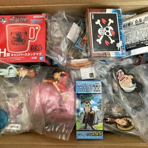 ONE PIECE ワンピース　アニメグッズ　50点　80サイズ　