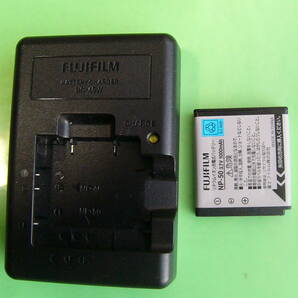 ◆BC-45W FUJI 純正充電器 まだまだ使えるNP-50中古電池セット中古 ！ 動品です。.の画像3
