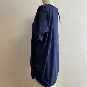 KN2251 ＊5L 大きいサイズ 裾裾ギャザー 美ラインネックTシャツ。ネイビーの画像4