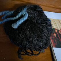 ヤギの糸　goots hair yarn 敷物用_画像1