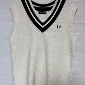 ベスト　フレッドペリー　FREDPERRY 白　Lサイズ