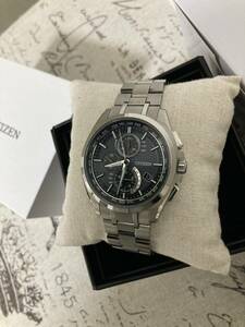 美品！シチズン CITIZEN アテッサ メンズ チタン 電波ソーラー 現行モデル AT8040-57E