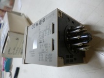 Q11 OMRON H3CR-A モード設定可能なタイマーリレー_画像3