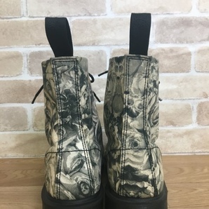 Dr.Martens ドクターマーチン 8ホールブーツ BECKETT 花柄 スカル バラ キャンバス地 グレー系 UK8 33836644の画像3