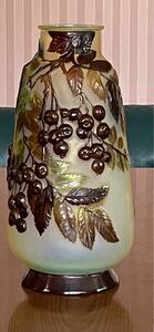 Emile Galle(エミール・ガレ) サクランボ文ガラス花瓶