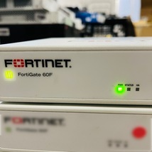 △047【通電OK】FORTINET FortiGate 60F FG-60F ファイアウォール セキュアSD-WAN FortiOS FortiConverter FortiGuard SOCプロセッサ NGFW_画像3