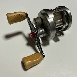 シマノ SHIMANO カルカッタコンクエスト　100DC