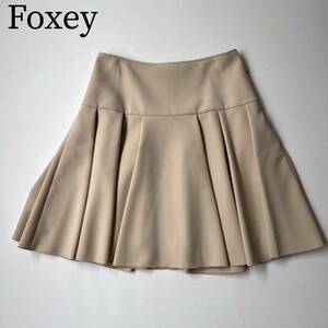 極美品 FOXEY NEW YORK フォクシーニューヨーク フレアスカート　プリーツスカート 膝丈スカート　ベージュ　日本製 レディース