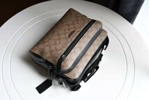 COACH コーチ バッグ メンズ 全品ポイント2倍 ショルダーバッグ シグネチャー ウエスト カメラ バッグ 91485 ボディバッグ 斜めかけバッグ_画像6