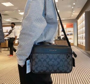 新作 2024 コーチ バッグ COACH メンズ ショルダーバッグ ボディバッグ シグネチャー グラハム クロスボディー C4149 斜めかけバッグ