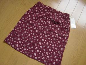  new goods W67* small floral print wine color chiffon skirt * three .