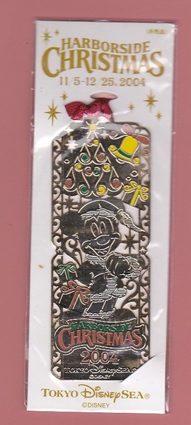 5170【送料込み】《ミッキーマウスの金属製しおり》2004年東京ディズニーシー ハーバーサイドクリスマスのノベルティ