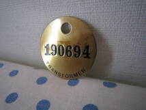 ◎**　ヴィンテージ　真鍮　ナンバー　プレート「 190694 」TRANSFORMER トランスフォーマー　数字　直径　約3.8ｃｍ（検：アンティーク　_画像7