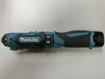 マキタ makita 充電式ペンドライバドリル DF012D 充電器 7.2V 1.5Ah バッテリー２個 純正ケース付 取説付 動作確認済み_画像2