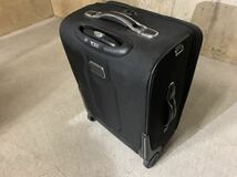 R283-0311 TUMI キャリーバッグ スーツケース キャリーケース ブラック 黒 拡張タイプ ソフト ２輪 旅行カバン トラベルバッグ_画像4