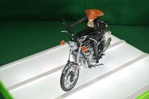 峰 不二子 Kawasaki Z1バイク模型 _画像3