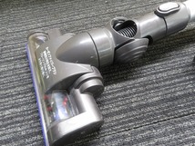 J☆dyson　ダイソンコードレスクリーナー　DC35 multifloor 掃除機　現状品_画像2