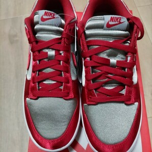 NIKE WMNS DUNK Low UNLV Satin ナイキ ウイメンズ ダンク ロー サテン 26.5cm スニーカー DX5931-001 スニーカー 未使用 靴 赤の画像3