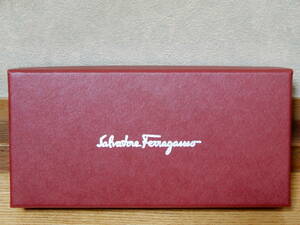 フェラガモ FERRAGAMO 紙箱 美品です