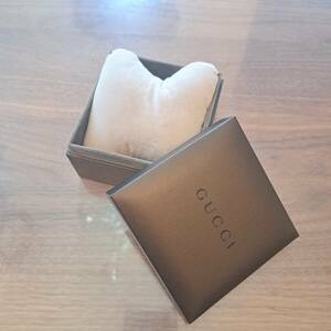 GUCCI　グッチ　時計ケース　クッションあり　10x10x6cm