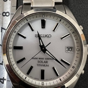 大「8124」【稼働品】SEIKO/セイコー スピリット チタン ホワイト文字盤 電波ソーラー メンズ腕時計 ケース付の画像3