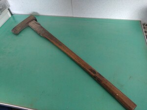 *[ asahi / morning day seal . sequence stamp ] old tool axe total length 92cm weight 2.5kgono. firewood tenth mountain . carpenter's tool farming implement outdoor camp used old .. present condition goods ③