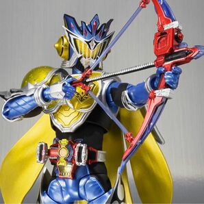 値下げ不可　S H Figuarts 仮面ライダー鎧武 仮面ライダーデュークフィギュアーツ　ゲネシスドライバー