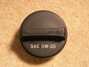 150 ランドクルーザー プラド SAE 0W-20 白系 英語 文字 オイルフィラーキャップ 海外仕様純正部品 レクサス LEXUS トヨタ TOYOTA US 北米