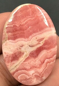 ★インカローズ　ロードクロサイトRhodochrosite 　Oval Cabochon.　32x22x5 mm.　39 Cts　　M2673