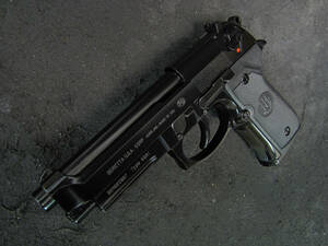 WE M9A1 US BERETTA 光沢ブラック塗装。