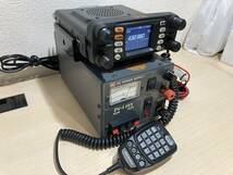★YAESU ヤエス FTM-300DS VHF/UHF(144/430MHz)デュアルバンド トランシーバー 20W 通電確認済!! DAIWA PS-140Yセット 現状品 FTM-300D_画像3