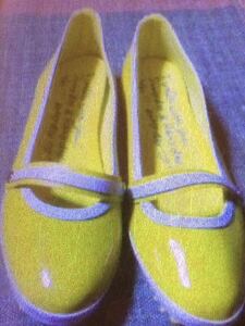 新品 レディースシューズ エナメル イエロー 黄色 くつ 靴 24㎝