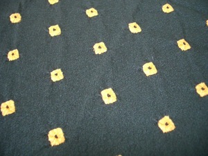 古布正絹絞りはぎれ黒地に橙の絞り　150㎝　アンティーク昔着物リメイク材料