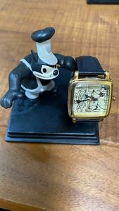 ウォルトデイズニー75周年記念限定時計シリアルナンバー入り 腕時計蒸気船ウィリーフィギュア付き