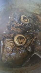 バチマグロ頭の煮付け片身分、保存料等は一切使っていません。