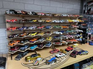 ミニカー用ディスプレイ　30台用木製スタンドタイプ　ミニカーは付きませんHot Wheels ホットウィール トミカ 輸入雑貨