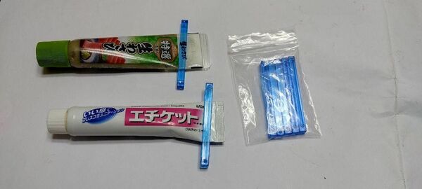 【便利グッズ】チューブ絞り器　5本セット　匿名発送・未使用品　①