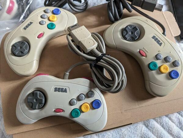 ３個　SEGA　セガサターン コントローラー　ホワイト　 HSS-0101