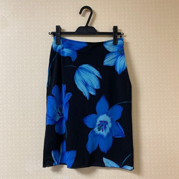 【F･N･N】スカート M ブラック ブルー 花柄