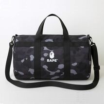 + 400 A BATHING APE（R） ブラックカモ柄 大容量ダッフルバッグ 送料510円_画像1