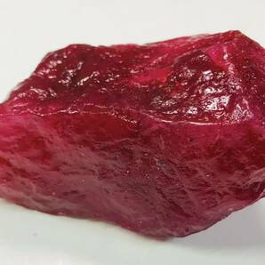 【大地のパワー絶大】天然ルビーコランダム 原石 1800.25Ct Ruby 天然石 パワーストーン 鑑別書付き ソーティング Corundum 宝石 鑑賞石の画像1