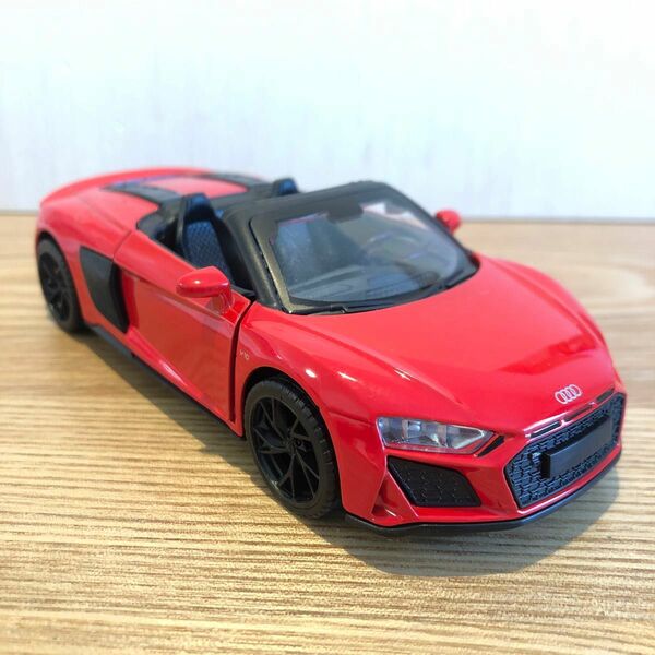 1/32 アウディ　R8　スパイダー ミニカー　Audi