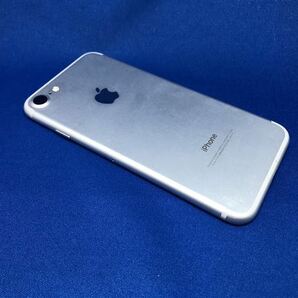 iPhone7[32GB] docomo NNCF2J シルバー【安心保証】の画像4