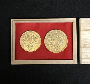  Meiji 3 year gold coin 2 sheets . boxed old 20 jpy old 10 jpy 