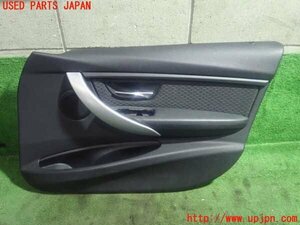 1UPJ-97081234]BMW 320d(3D20 F30)右前ドア内張り 中古