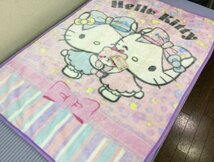 ◆300円スタ～ト◆かわいい★キティちゃんのハーフ毛布◆約100×140㎝★手洗いＯＫ！！_画像1