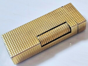 1円スタート！dunhill ダンヒル 高級ガスライター ピラミッドデザイン 総柄 彫刻 GOLDカラー 着火OK☆