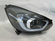 ホンダ　フィット　GR1　純正　LED　右ヘッドライト_画像2